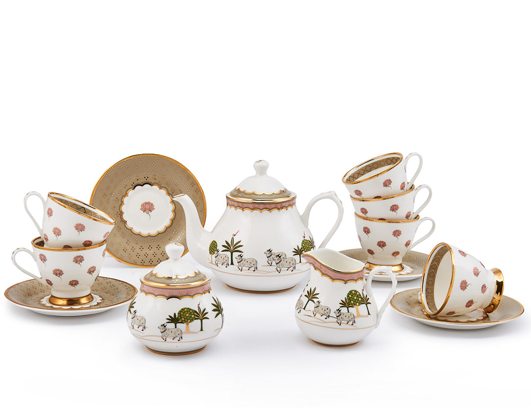 Pichwai Tea Set (17 Pieces) Kaunteya